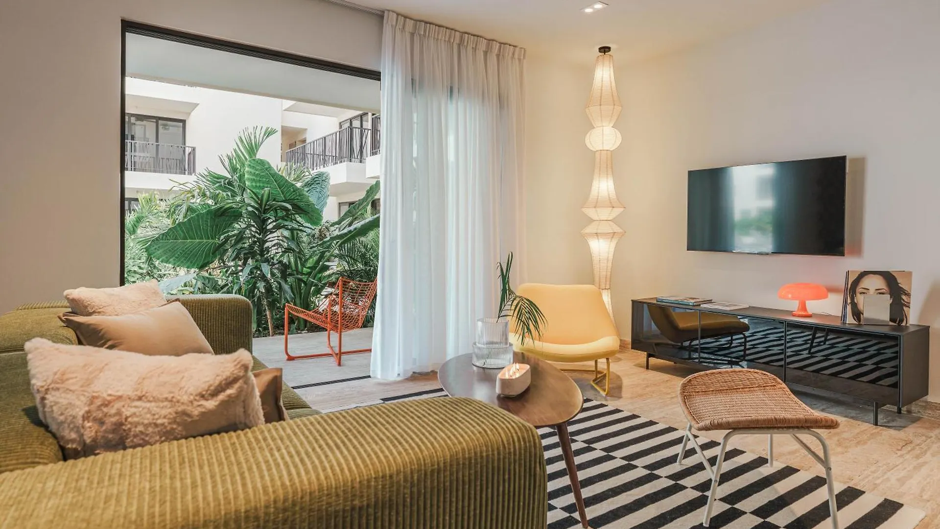 70'S Experience In Tulum With Pool View Apartment 0*,